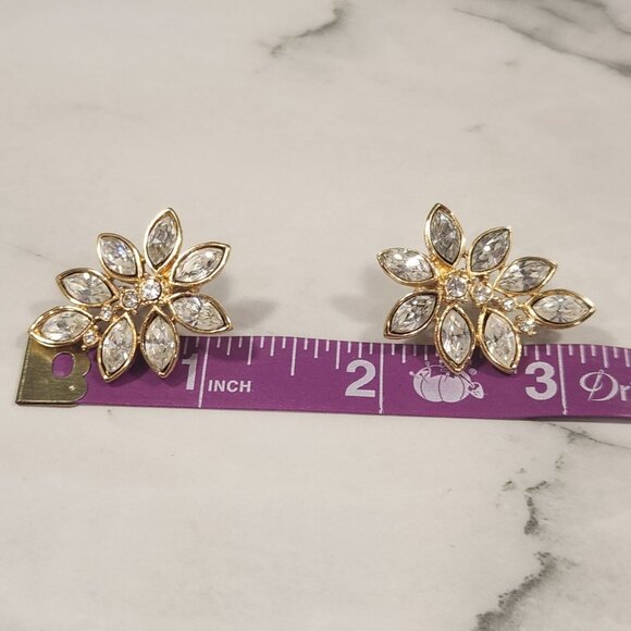 Vintage Gold-Tone Floral Crystal Stud Earrings With Clear Rhinestones - Picture 7 of 8